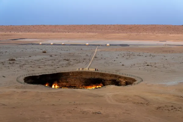 Darvaza Gas Crater ("Gates of Hell"): A Complete Guide to Turkmenistan's Main Attraction - фото 5