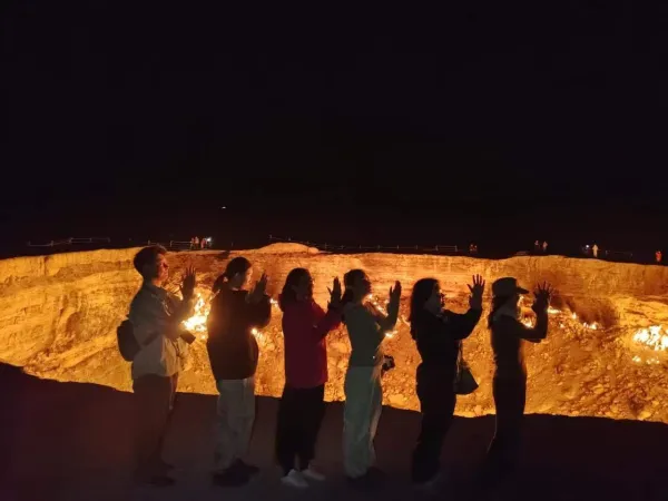Best Time to Visit Darvaza Crater: A Season-by-Season Guide - фото 9