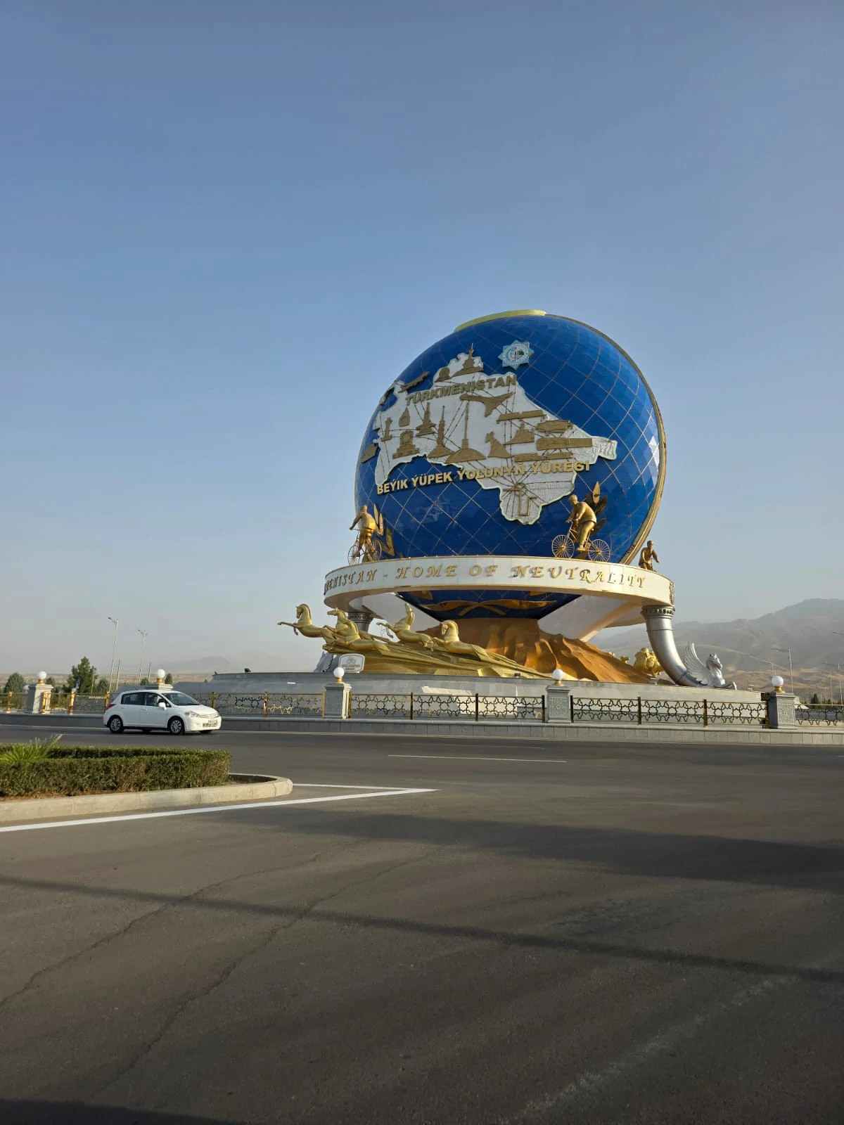 土库曼斯坦主要景点3日游：从沙瓦特边境到阿什哈巴德，再到伊朗