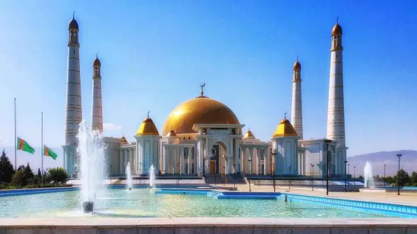 3-Day Turkmenistan Transit Tour from Ashgabat to Khiva or Nukus via Darvaza
